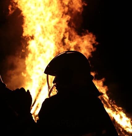 firefighters-4573674_640