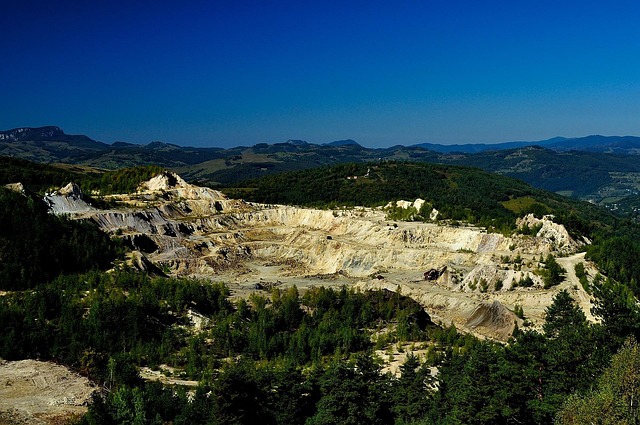 gold-mine-391420_640